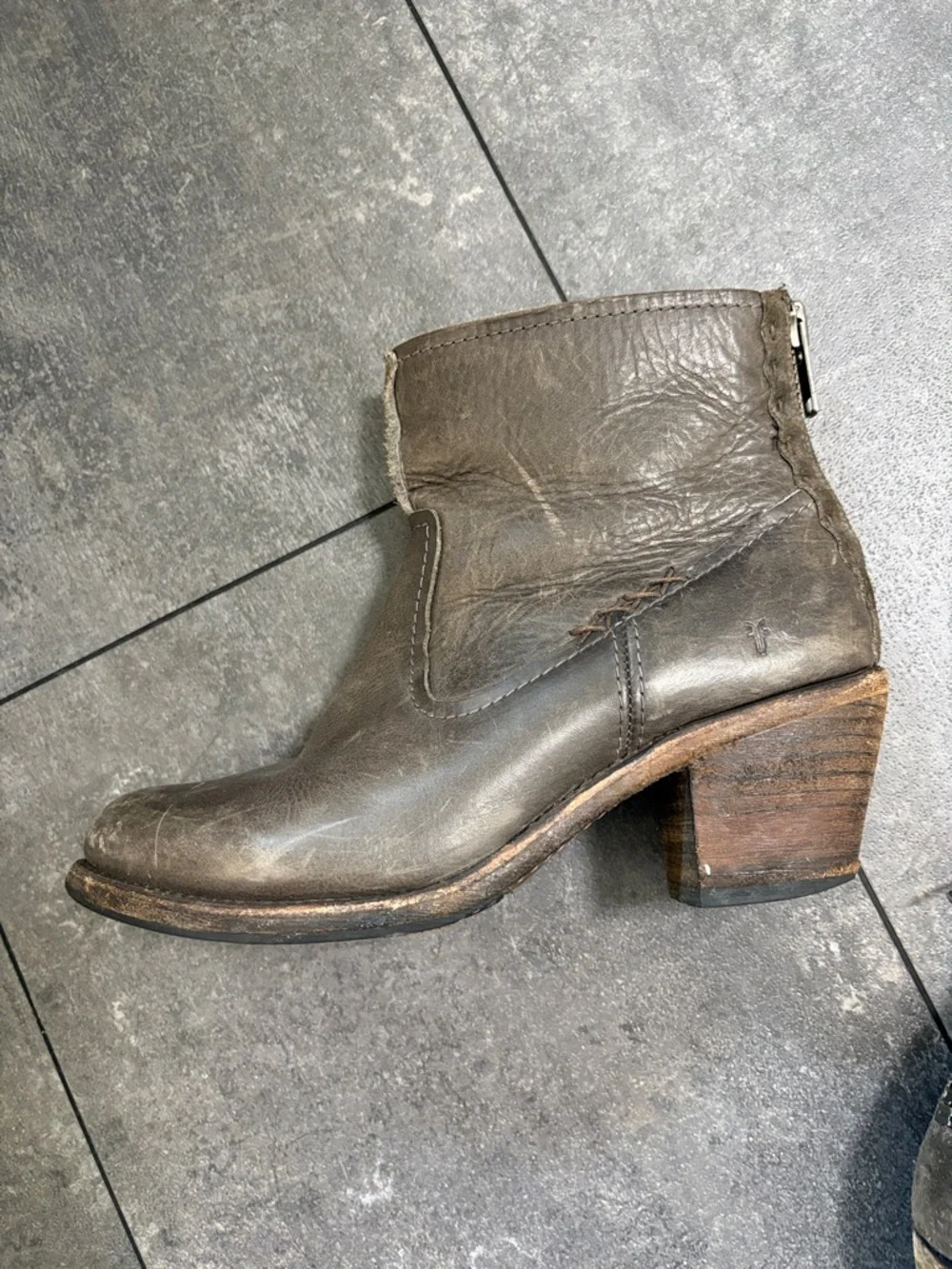 Frye Gray-Brown Leather Zip-Back Ankle Booties Boots